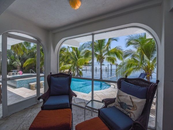 Gulf Front Pool & Spa Great Vacation Home in Marathon