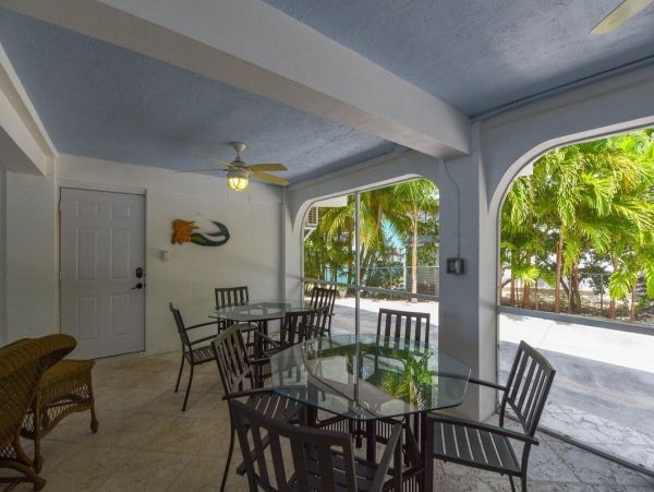 Gulf Front Pool & Spa Great Vacation Home in Marathon