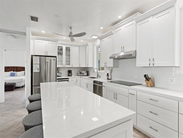 Gulf Front Pool & Spa Great Vacation Home in Marathon