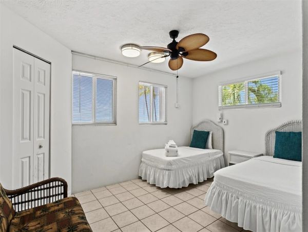 Gulf Front Pool & Spa Great Vacation Home in Marathon