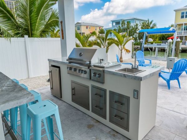 A Dream Vacation Home with Pool, Bikes & Kayaks Included!