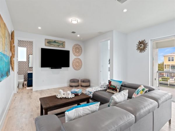 A Dream Vacation Home with Pool, Bikes & Kayaks Included!