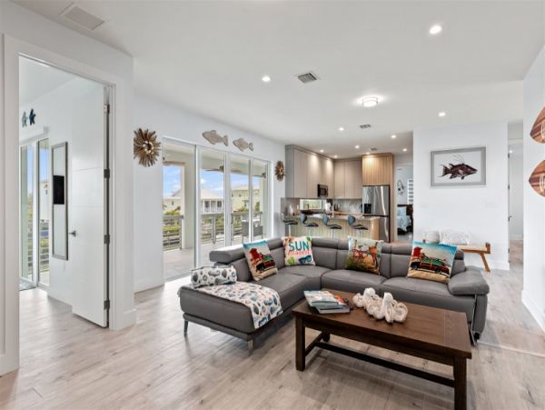 A Dream Vacation Home with Pool, Bikes & Kayaks Included!