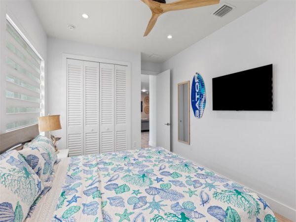 A Dream Vacation Home with Pool, Bikes & Kayaks Included!
