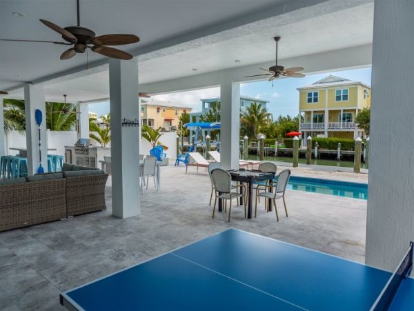 A Dream Vacation Home with Pool, Bikes & Kayaks Included!