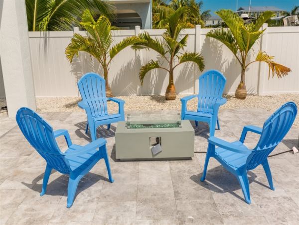 A Dream Vacation Home with Pool, Bikes & Kayaks Included!