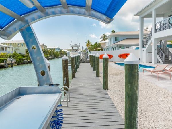 A Dream Vacation Home with Pool, Bikes & Kayaks Included!