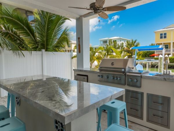 A Dream Vacation Home with Pool, Bikes & Kayaks Included!