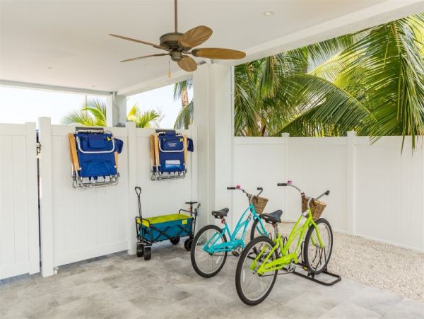 A Dream Vacation Home with Pool, Bikes & Kayaks Included!