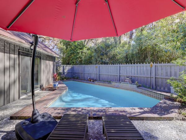 Beautiful Hilton Head Vacation Home Four Bedroom 0.7 miles from beach access