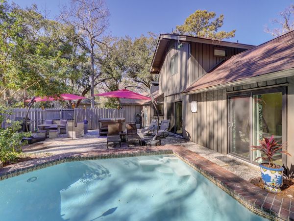 Beautiful Hilton Head Vacation Home Four Bedroom 0.7 miles from beach access