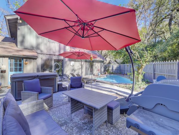 Beautiful Hilton Head Vacation Home Four Bedroom 0.7 miles from beach access
