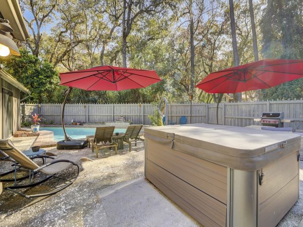 Beautiful Hilton Head Vacation Home Four Bedroom 0.7 miles from beach access