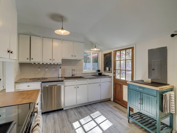 Beautiful Hilton Head Vacation Home Four Bedroom 0.7 miles from beach access