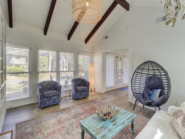 Beautiful Hilton Head Vacation Home Four Bedroom 0.7 miles from beach access