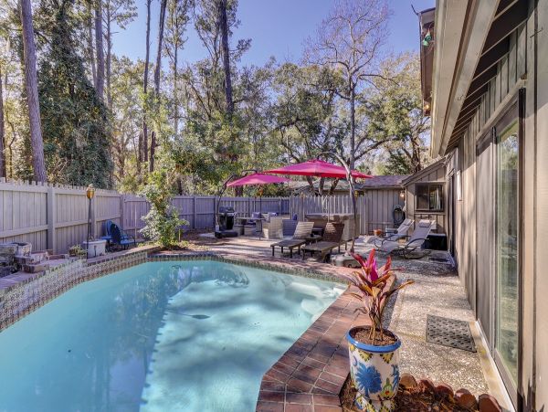 Beautiful Hilton Head Vacation Home Four Bedroom 0.7 miles from beach access