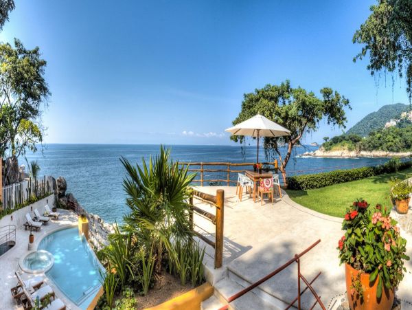 Luxury Oceanfront Puerto Vallarta Estate with Guest house