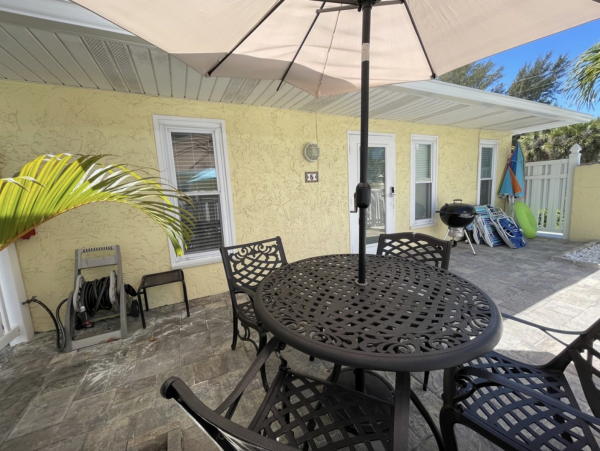Charming Anna Maria Island Vacation Cottage