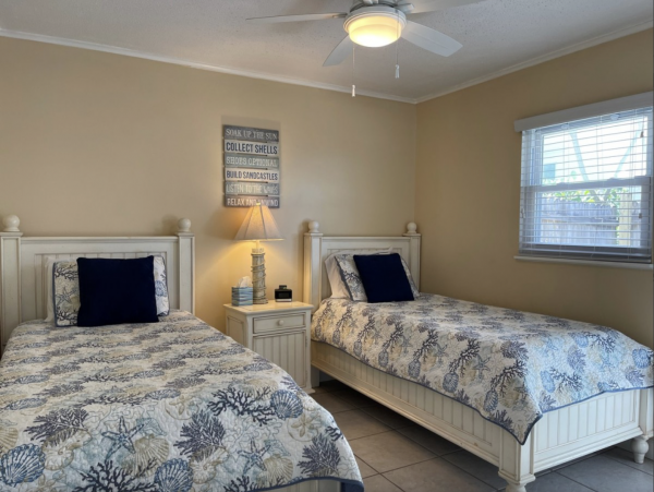 Charming Anna Maria Island Vacation Cottage