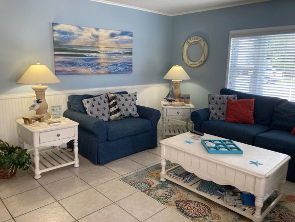 Charming Anna Maria Island Vacation Cottage