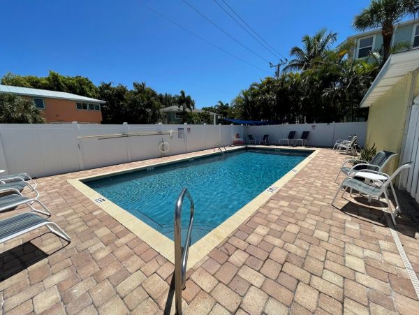 Charming Anna Maria Island Vacation Cottage