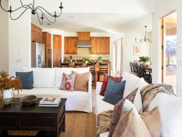 Coachella Luxury Vacation Villa with Pool and Hot Tub