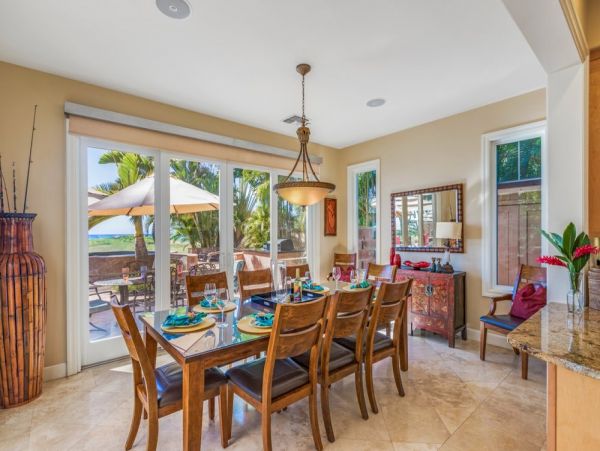 Beachfront Luxury Vacation Villa in Maui with Pool and Views