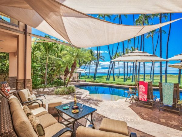 Beachfront Luxury Vacation Villa in Maui with Pool and Views