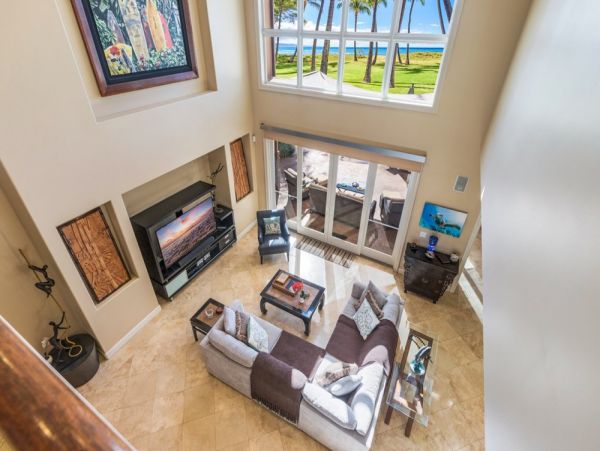 Beachfront Luxury Vacation Villa in Maui with Pool and Views