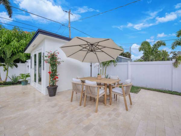 Naples Charming 3 Bedroom Vacation Home Sleeps 6