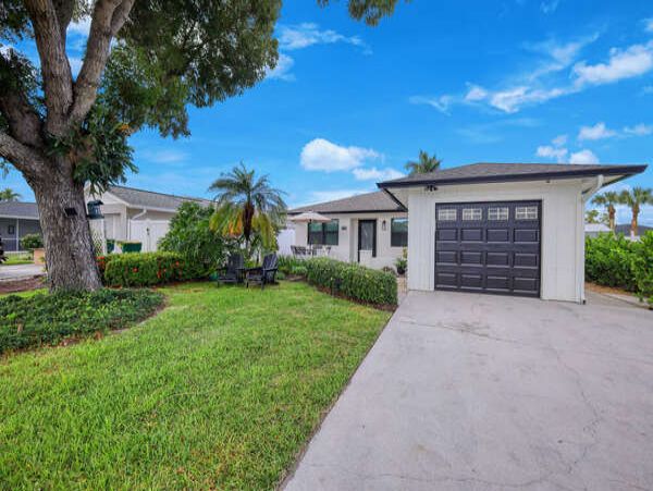Naples Charming 3 Bedroom Vacation Home Sleeps 6