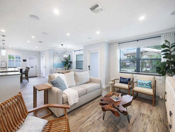 Naples Charming 3 Bedroom Vacation Home Sleeps 6