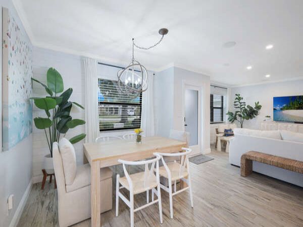 Naples Charming 3 Bedroom Vacation Home Sleeps 6