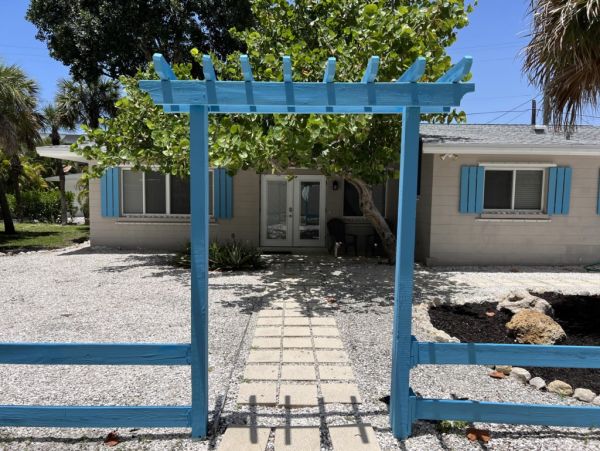 Manasota Key Vacation Home Three Bedroom Steps to Beach