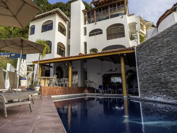Oceanfront Puerto Vallarta Vacation Home Nine Bedroom