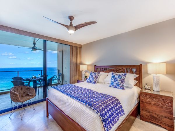 Charming Oceanfront Condo in Kaanapali with Stunning Views