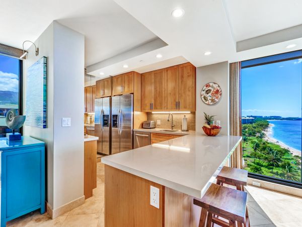 Charming Oceanfront Condo in Kaanapali with Stunning Views