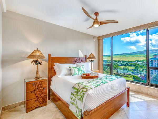 Charming Oceanfront Condo in Kaanapali with Stunning Views