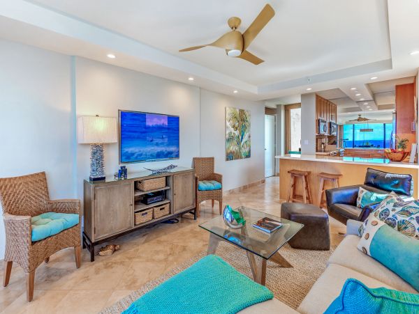 Charming Oceanfront Condo in Kaanapali with Stunning Views