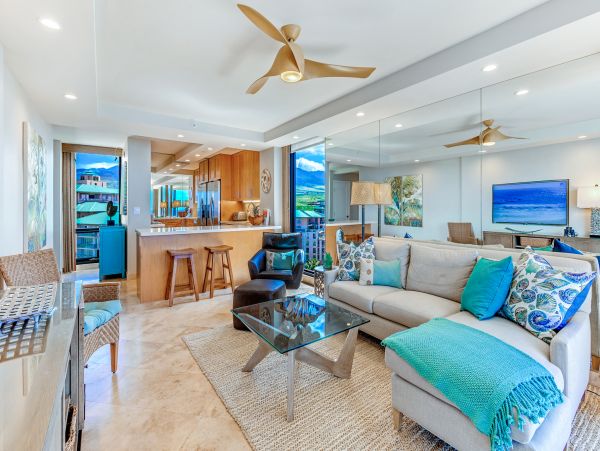 Charming Oceanfront Condo in Kaanapali with Stunning Views