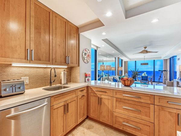 Charming Oceanfront Condo in Kaanapali with Stunning Views