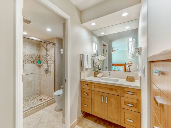 Charming Oceanfront Condo in Kaanapali with Stunning Views