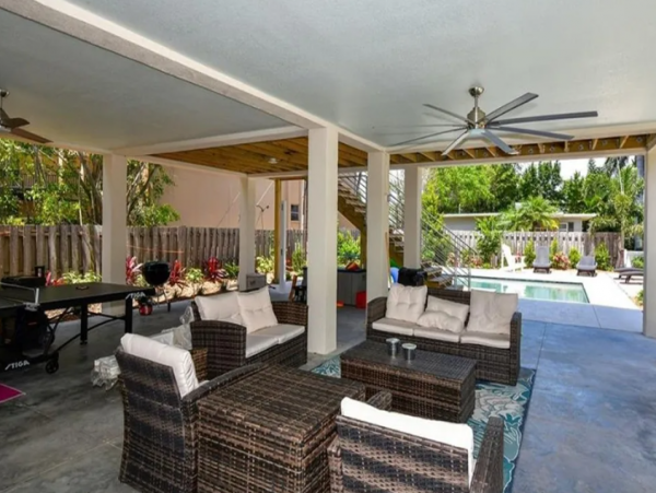 Fabulous 4 Bedroom Vacation Rental with Private Pool