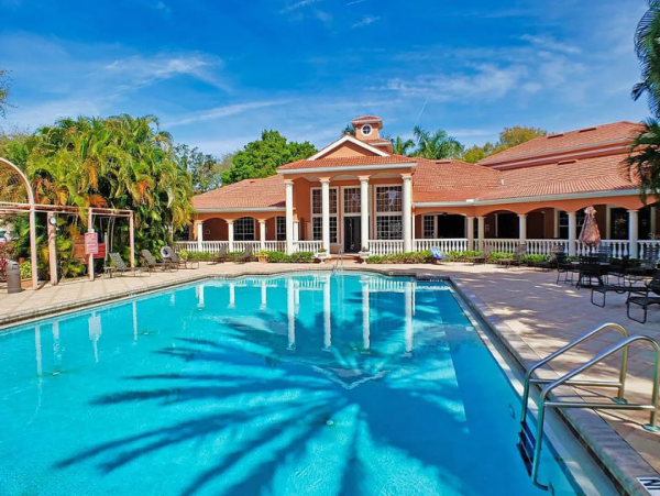 Spacious 3 Bedroom Condo with Great Amenities