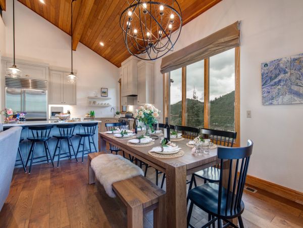 Perfect Vacation Rental with 5 Bedrooms & Great Amenities