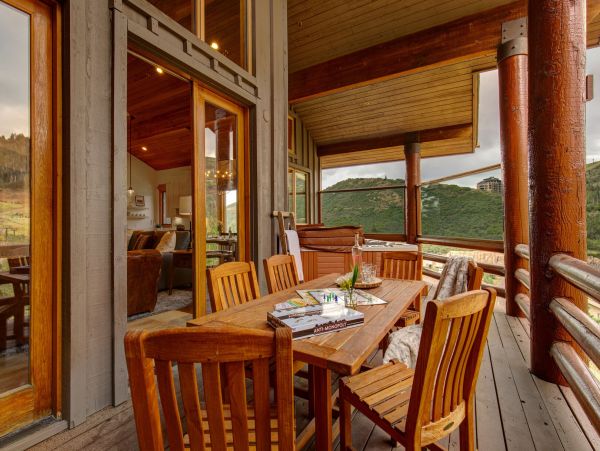 Perfect Vacation Rental with 5 Bedrooms & Great Amenities