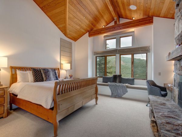 Perfect Vacation Rental with 5 Bedrooms & Great Amenities
