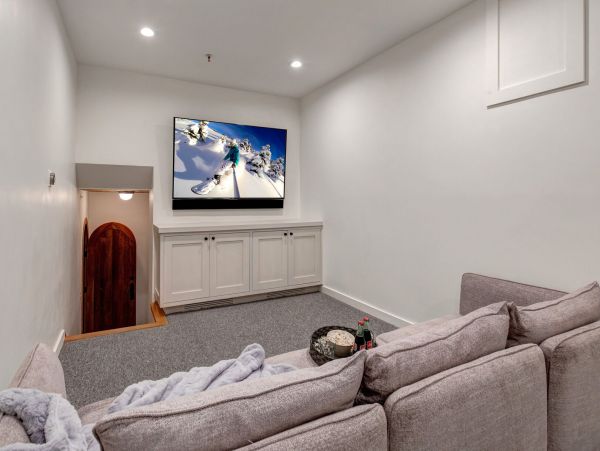 Perfect Vacation Rental with 5 Bedrooms & Great Amenities
