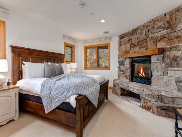 Perfect Vacation Rental with 5 Bedrooms & Great Amenities