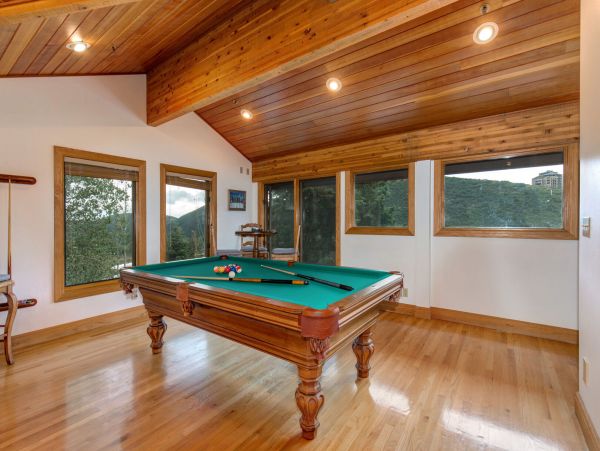 Perfect Vacation Rental with 5 Bedrooms & Great Amenities